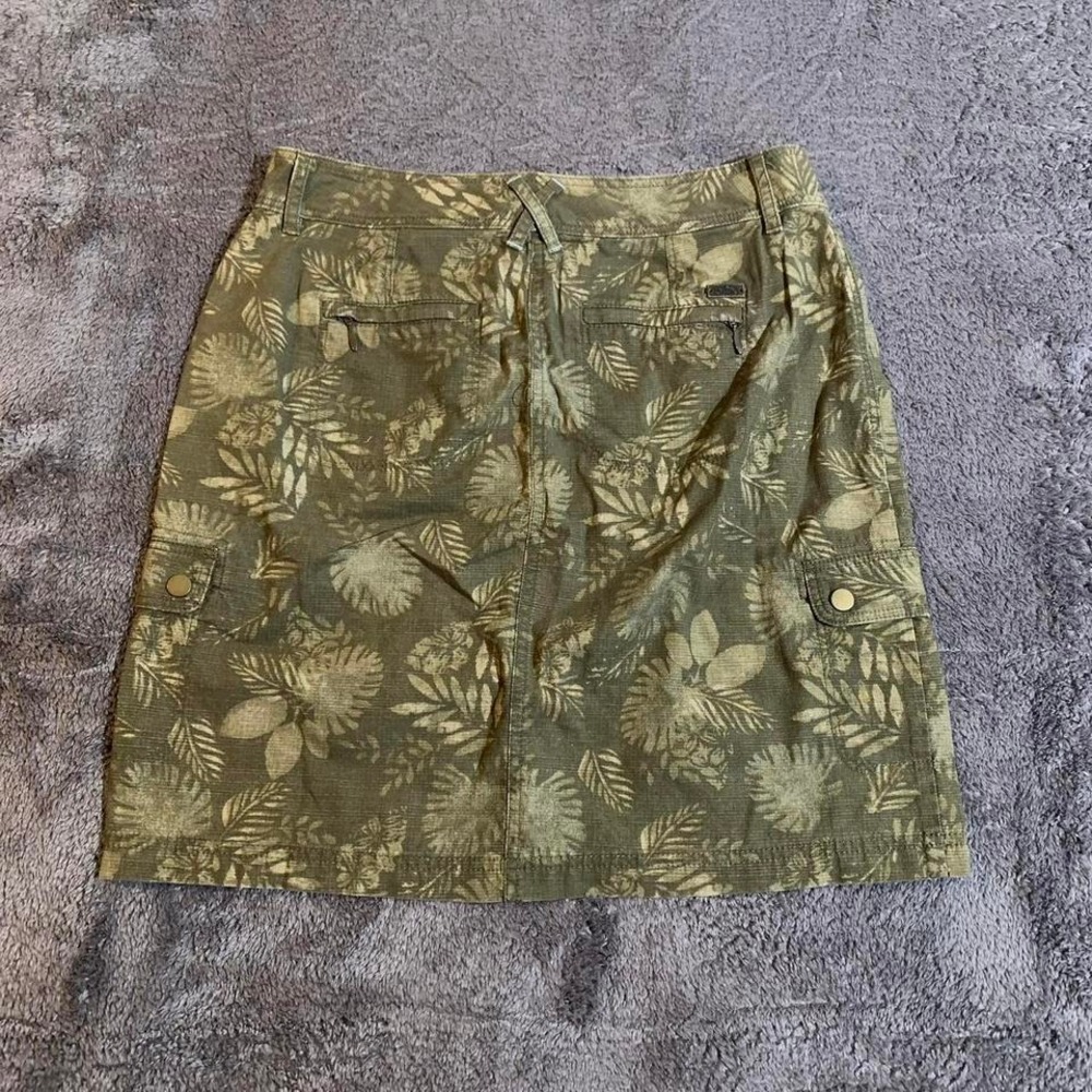 Vintage Ll bean khaki and green floral mini skirt with pockets and zipper‎